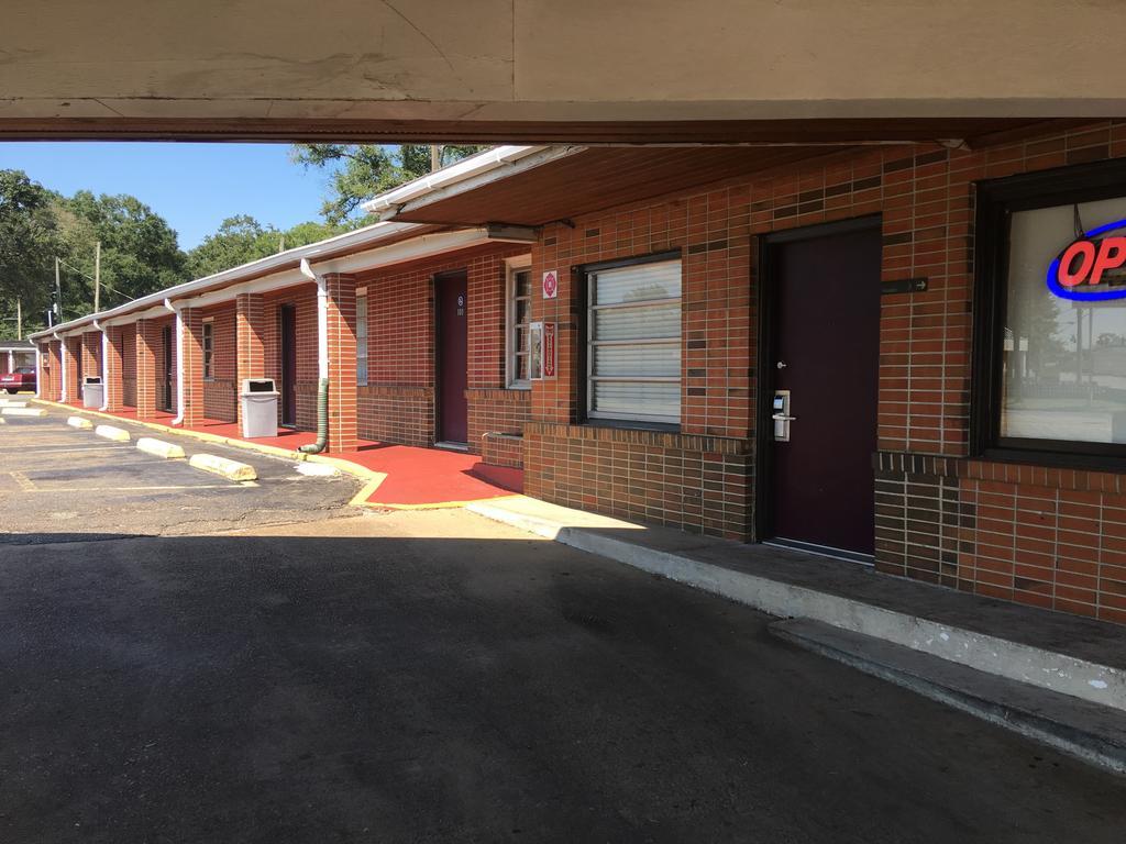 Best Value Inn Motel Sandusky Marianna Exteriör bild