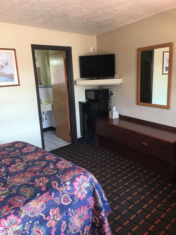 Best Value Inn Motel Sandusky Marianna Exteriör bild