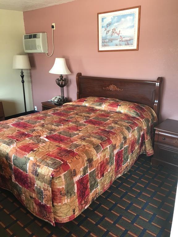 Best Value Inn Motel Sandusky Marianna Exteriör bild