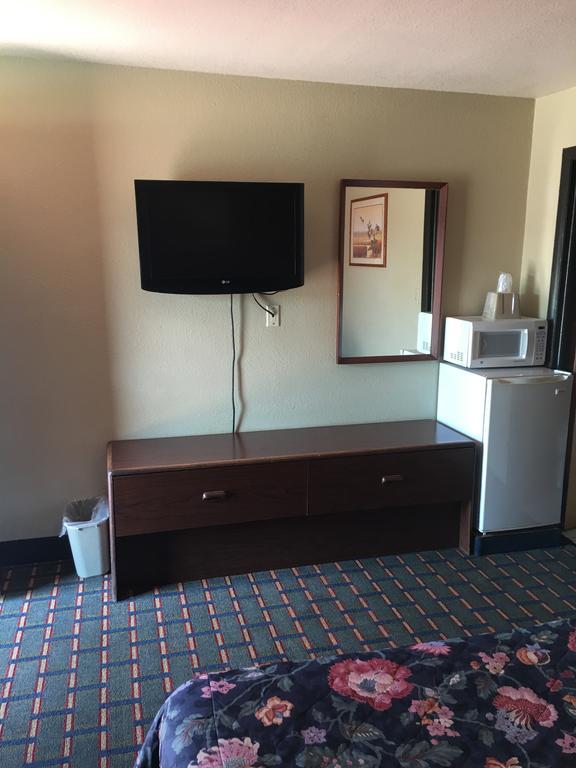 Best Value Inn Motel Sandusky Marianna Exteriör bild