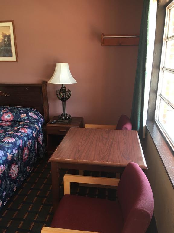 Best Value Inn Motel Sandusky Marianna Exteriör bild