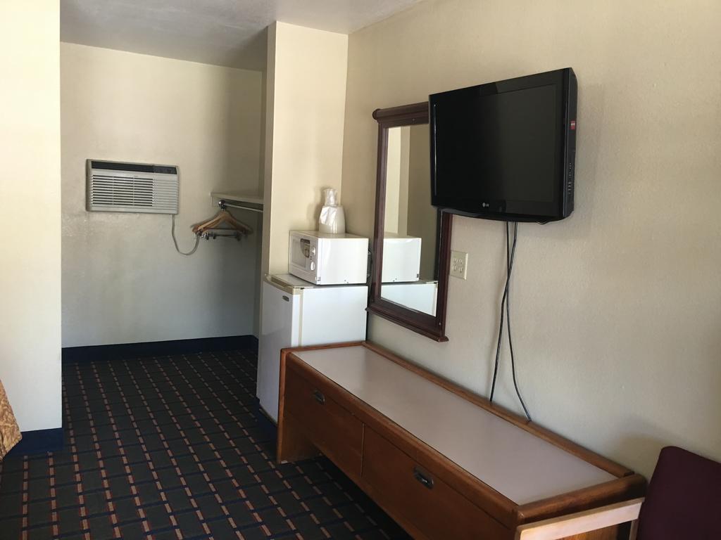 Best Value Inn Motel Sandusky Marianna Exteriör bild