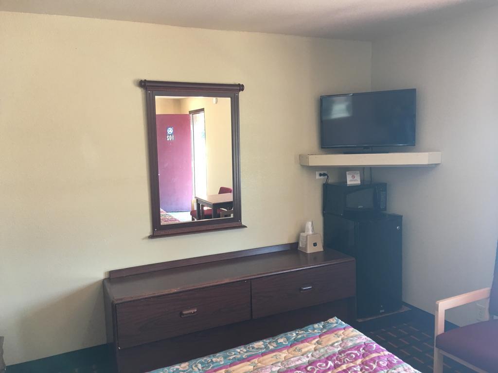 Best Value Inn Motel Sandusky Marianna Exteriör bild