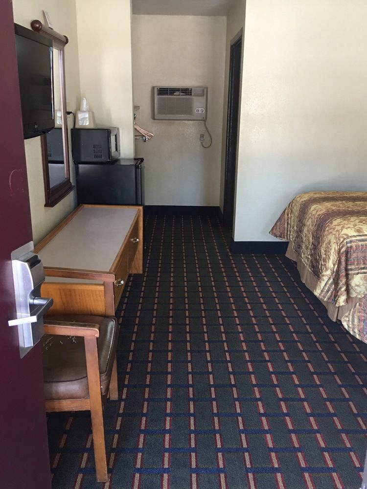 Best Value Inn Motel Sandusky Marianna Exteriör bild
