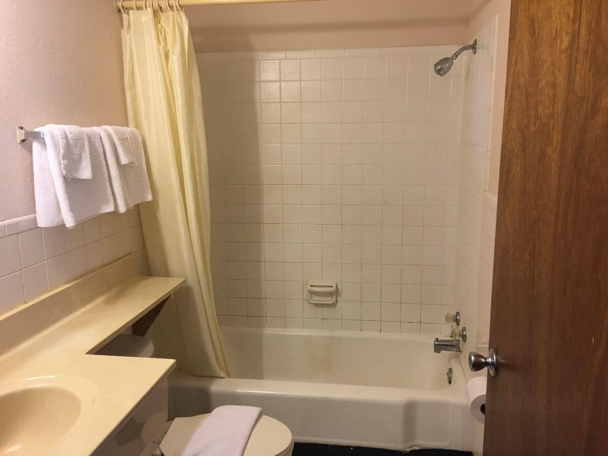 Best Value Inn Motel Sandusky Marianna Exteriör bild
