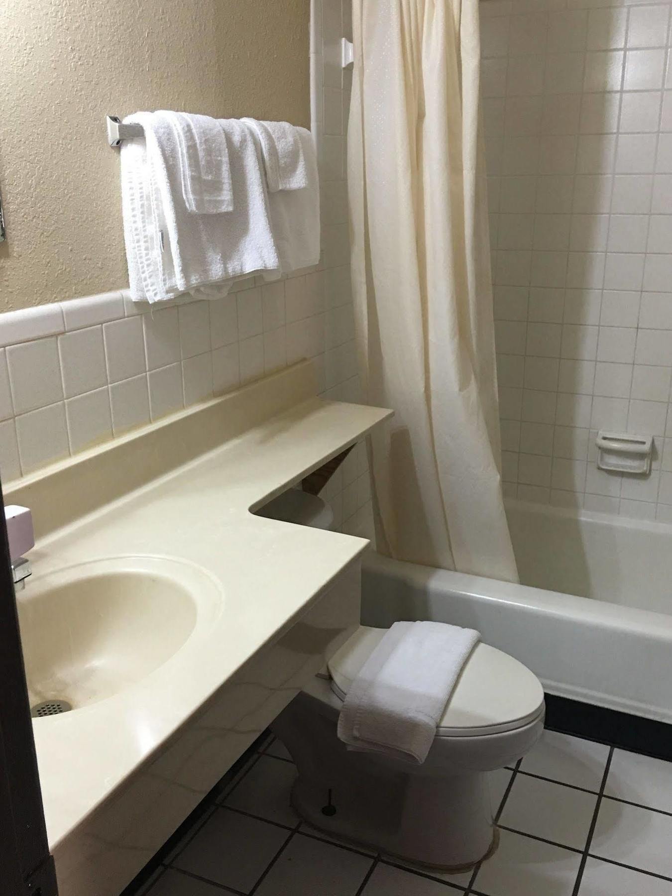 Best Value Inn Motel Sandusky Marianna Exteriör bild