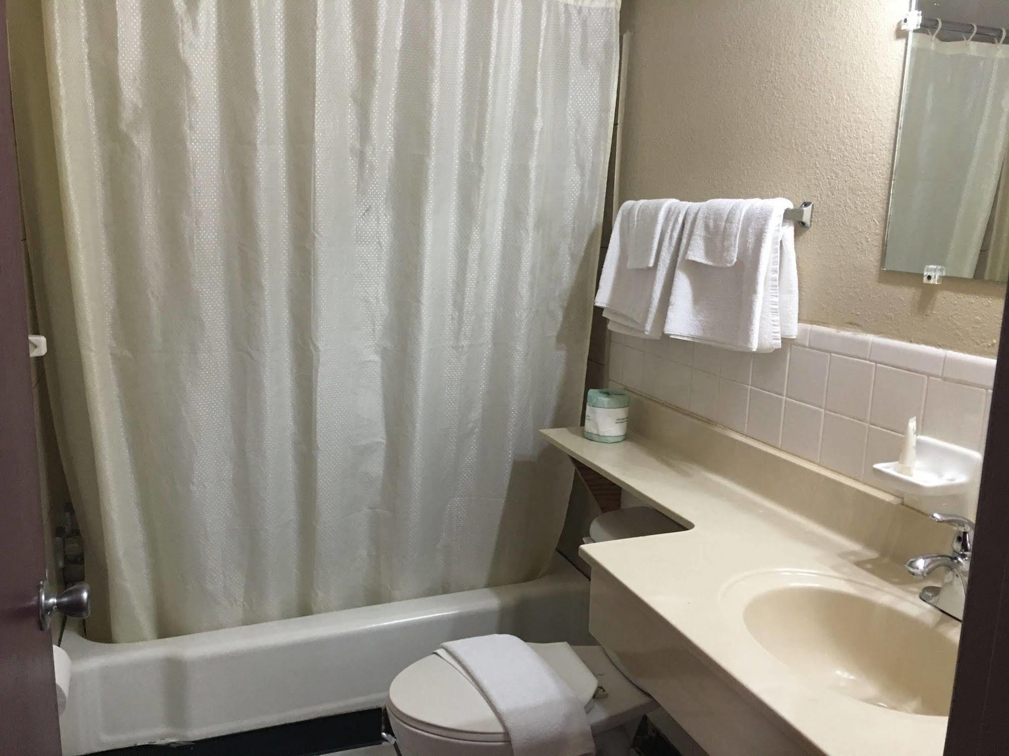 Best Value Inn Motel Sandusky Marianna Exteriör bild